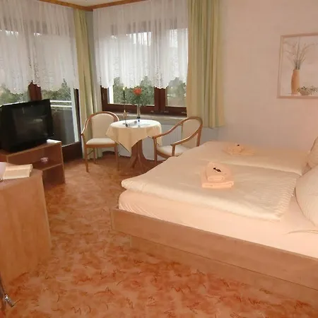 Zur Schmiede 3*