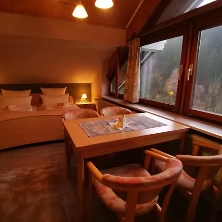 Zur Schmiede 3* Альтенау